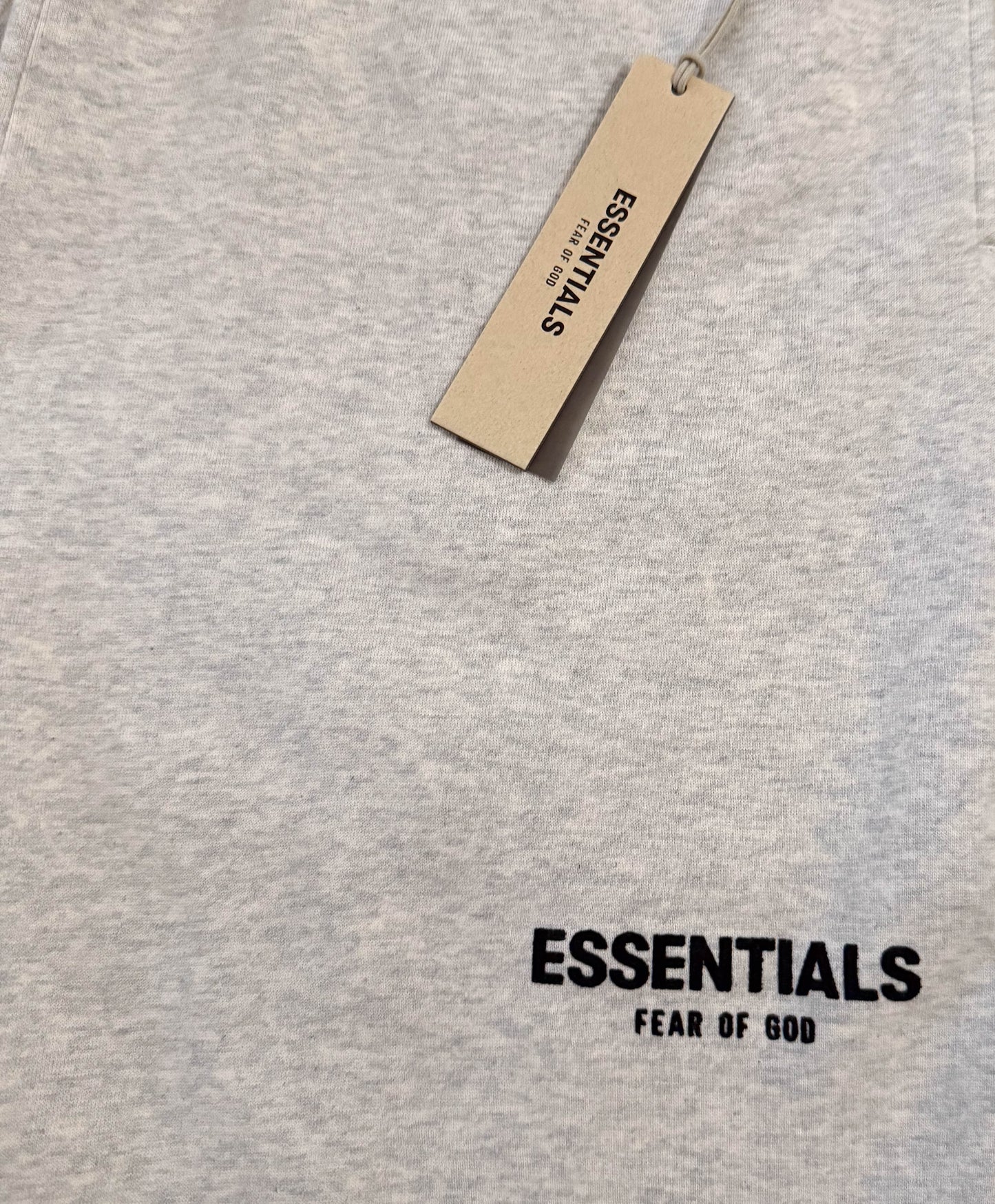 Fear of God Essentials Shorts – Light Oatmeal – Deadstock