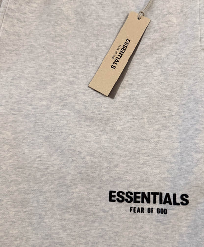 Fear of God Essentials Shorts – Light Oatmeal – Deadstock